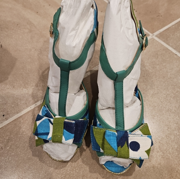 Blue,green shoes - Picture 3 of 3